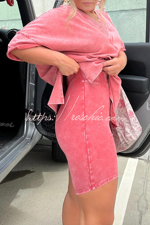 Serena Cotton Blend Oversized T-shirt and Cropped Stretch Cycling Pants
