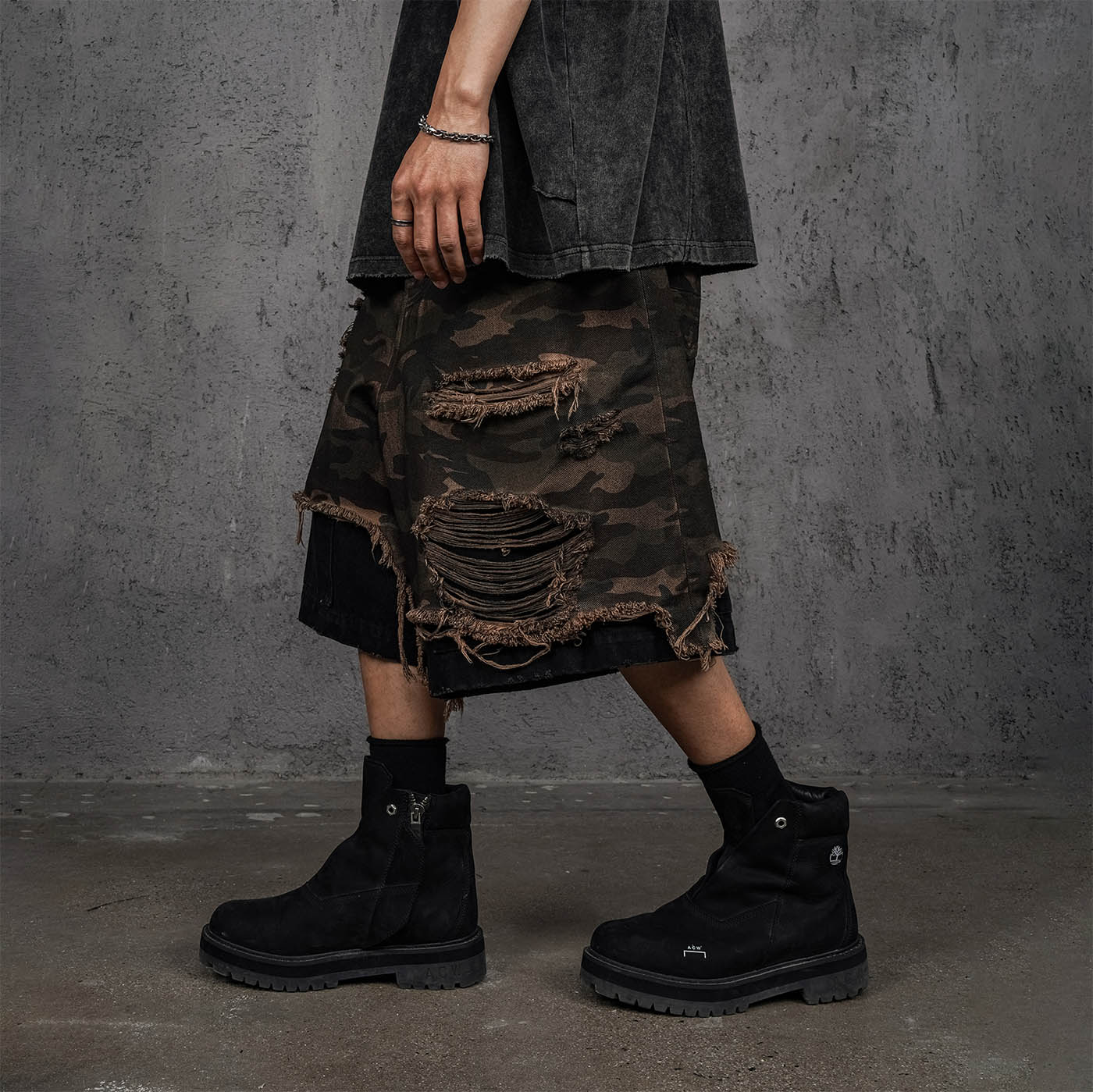 Double-layered Shredded Camo Shorts