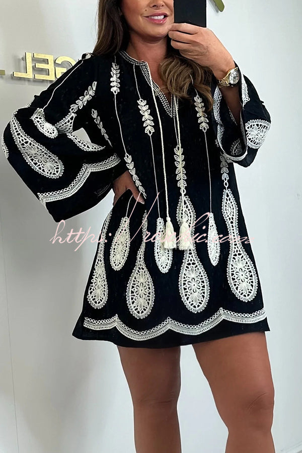 Fashionable Embroidered Pattern V-neck Trumpet Sleeve Loose Mini Dress