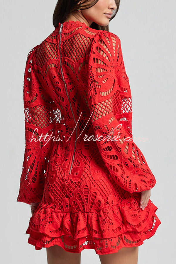 Color Hollow Long-sleeved Waisted Lace Mini Dress