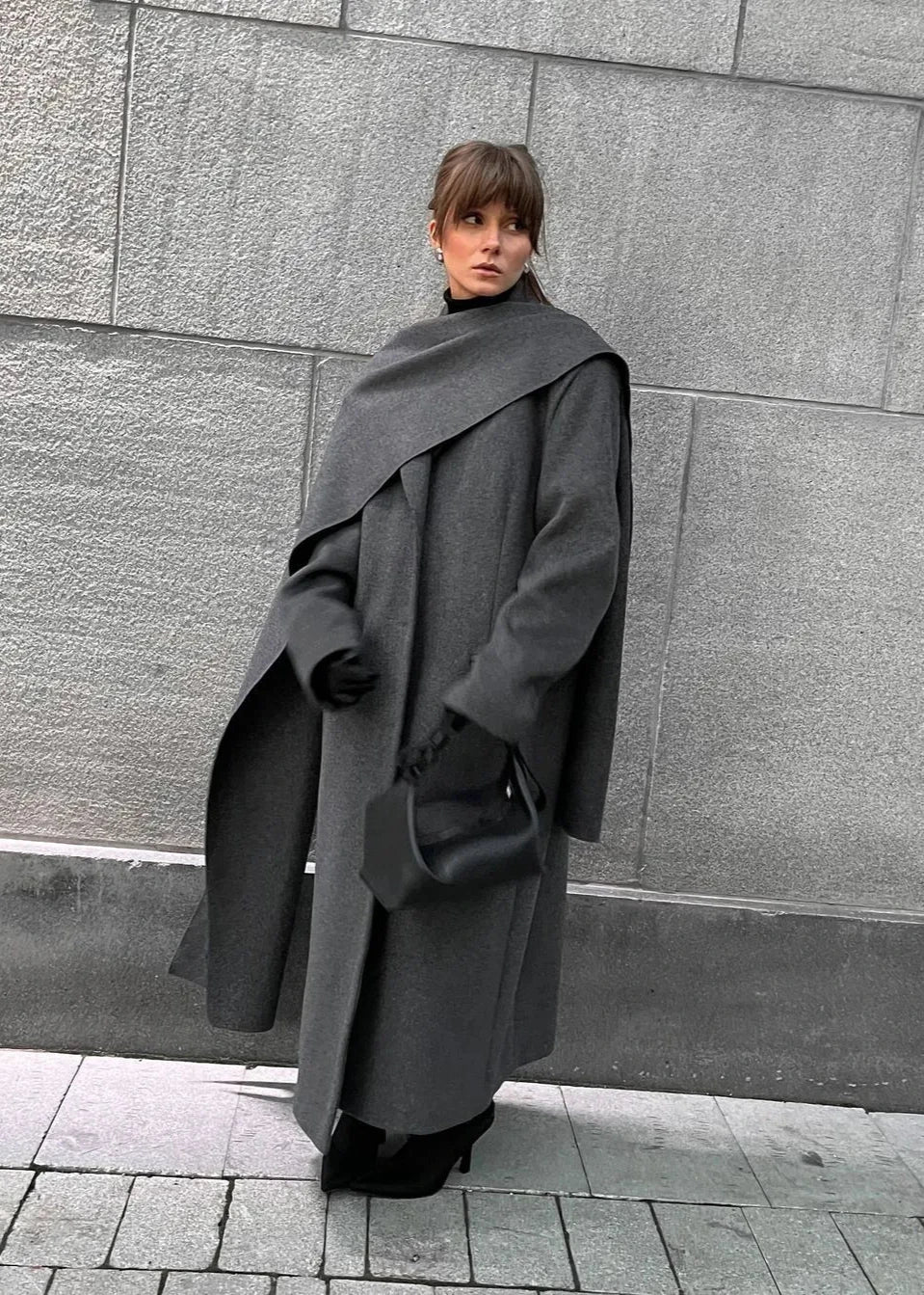 Asymmetric Cloak-style Long Overcoat