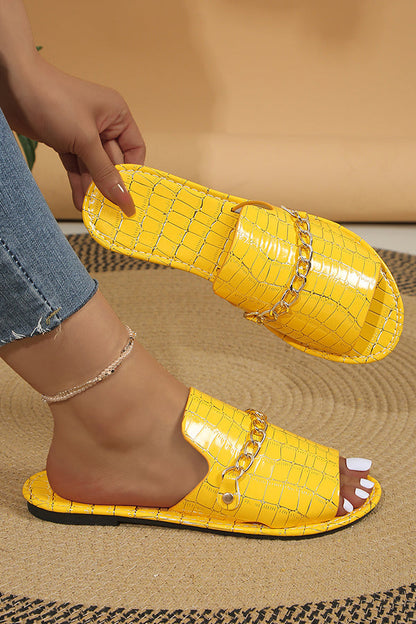 Flat Beach Sandals With Chain Accessories