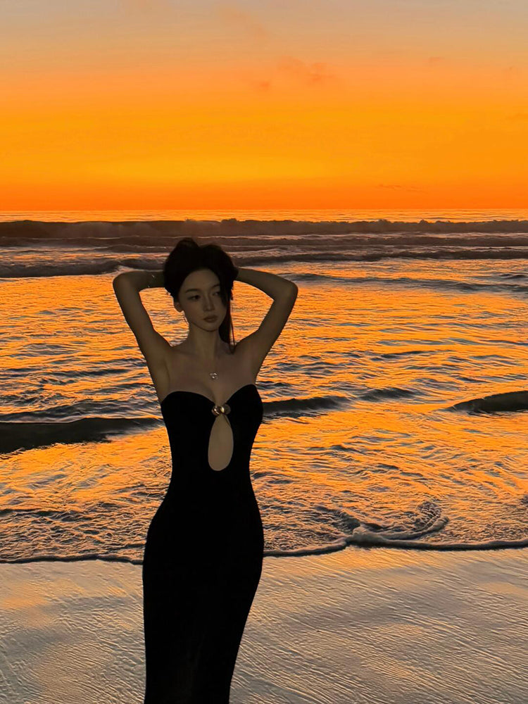 Black Cut-out Bodycon Maxi Dress & Sultry Beach Party Outfit