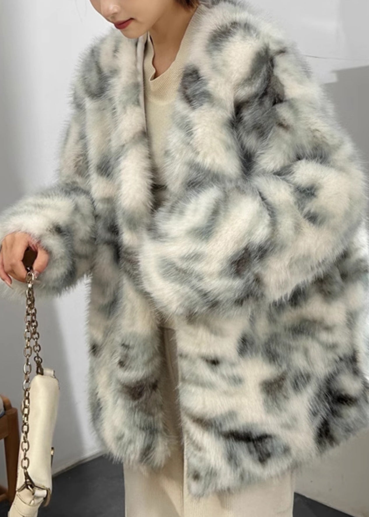 Boutique Green V Neck Print Leather and Fur Coats Winter Rd004