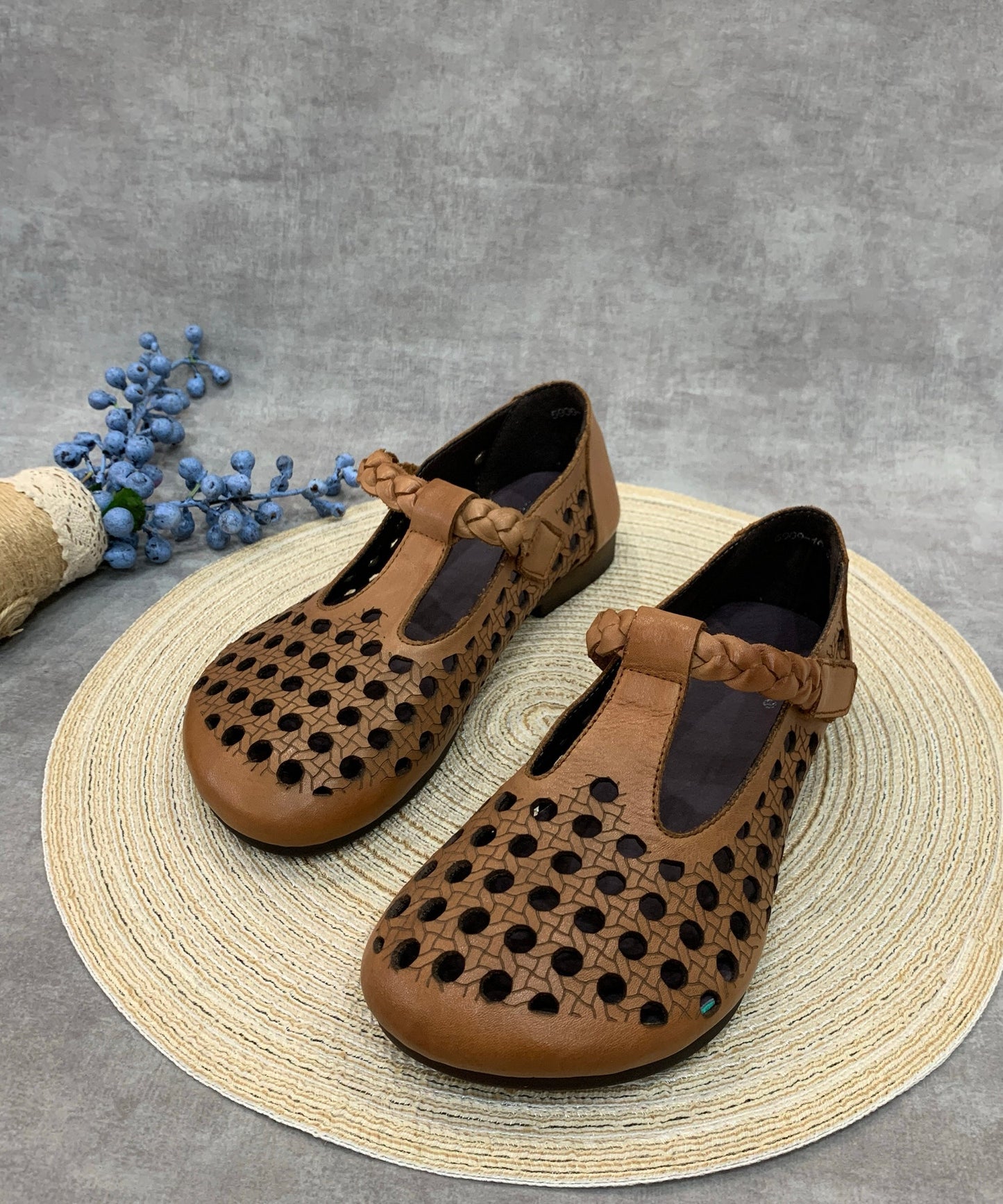 Comfy Coffee Flat Shoes Hollow Out Cowhide Leather Rt1019