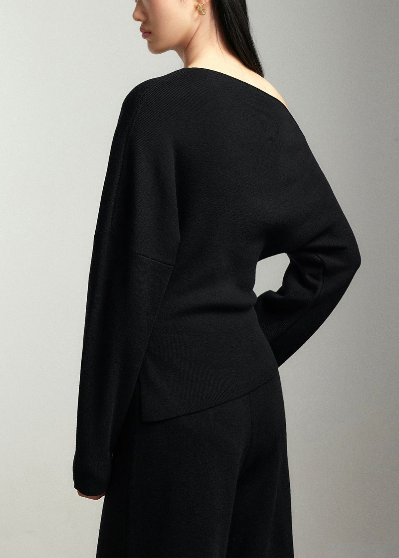 Black Slash Neck Woolen Sweaters Batwing Sleeve We001