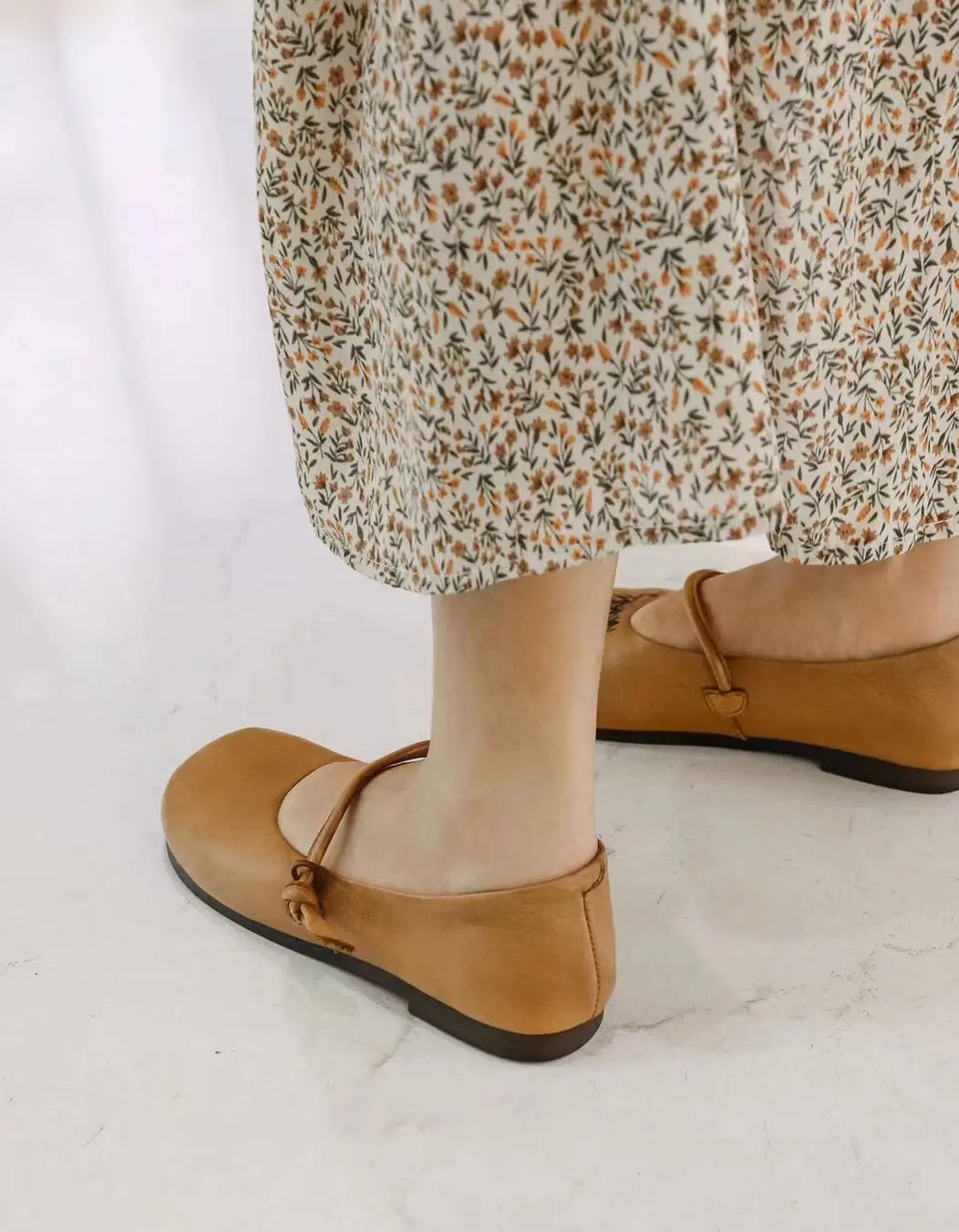 Front Strap Round Head Leather Flats