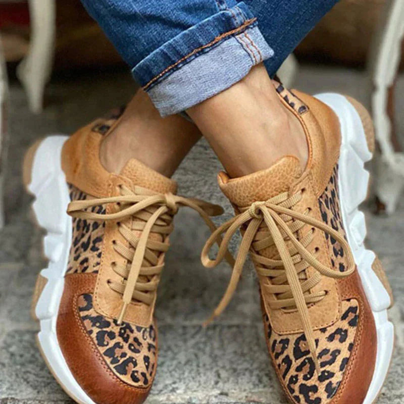 Shera - Cozy Catwalk Kicks