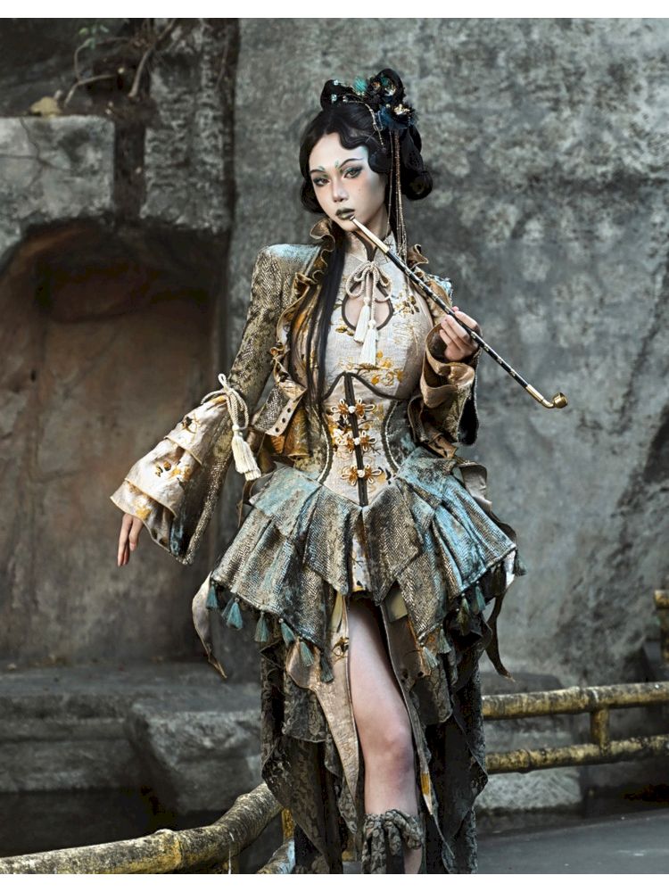 Victorian-inspired Multiple Tiers Asymmetrical Skirt