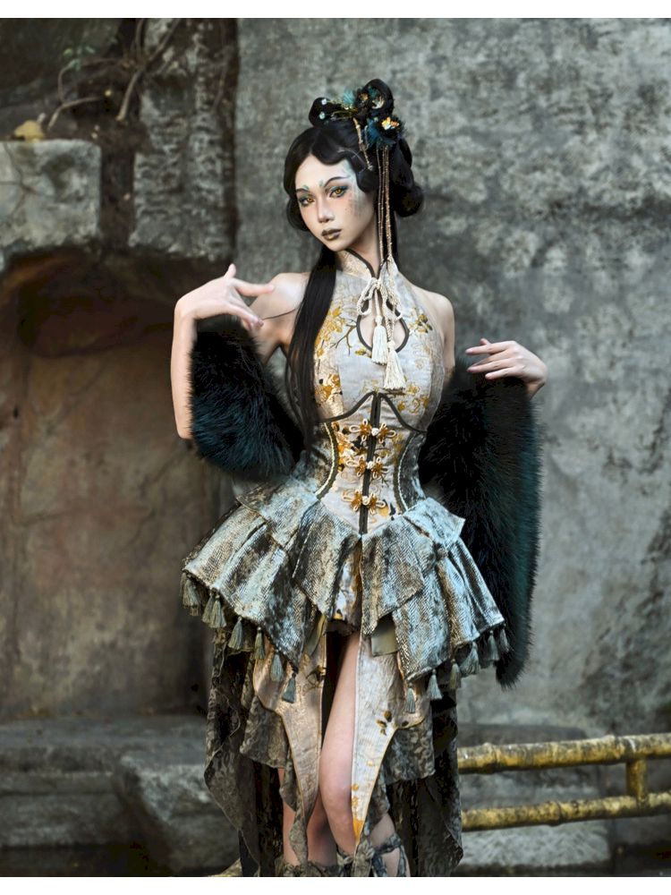 Victorian-inspired Multiple Tiers Asymmetrical Skirt