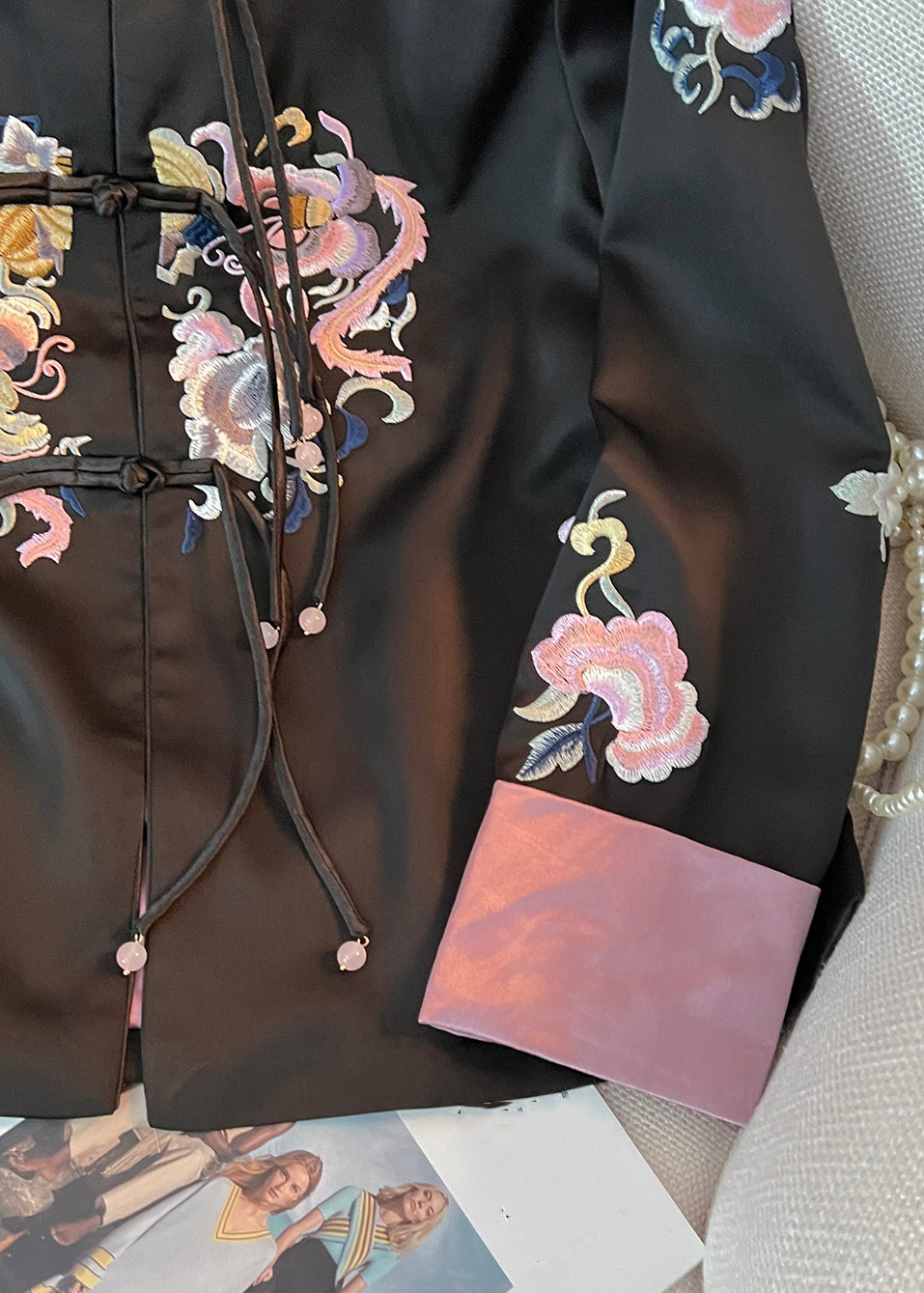 Loose Black Embroidered Chinese Button Silk Coat Fall Qo015