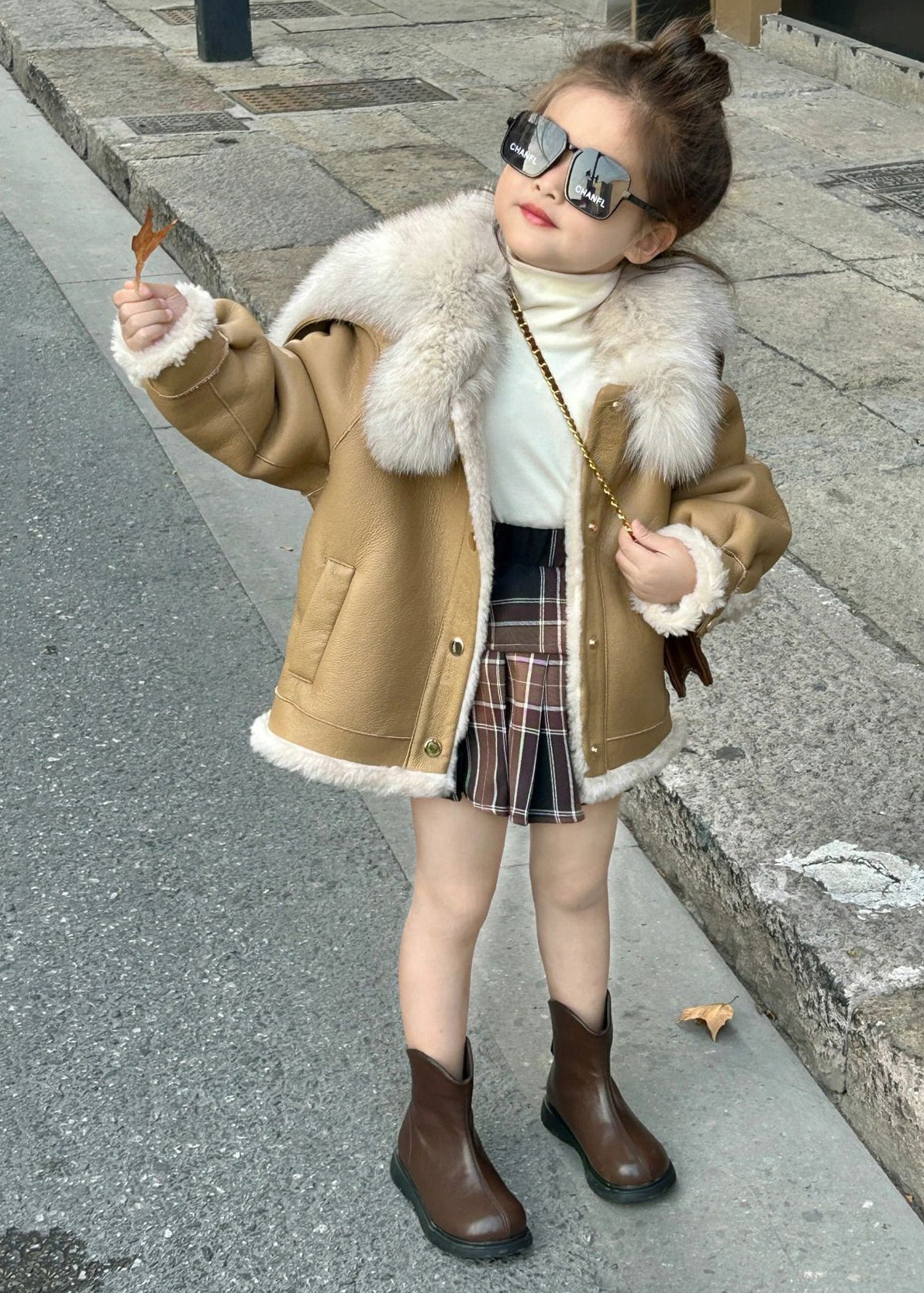 New Light Camel Fur Collar Patchwork Leather and Fur Coats Winter Tg019