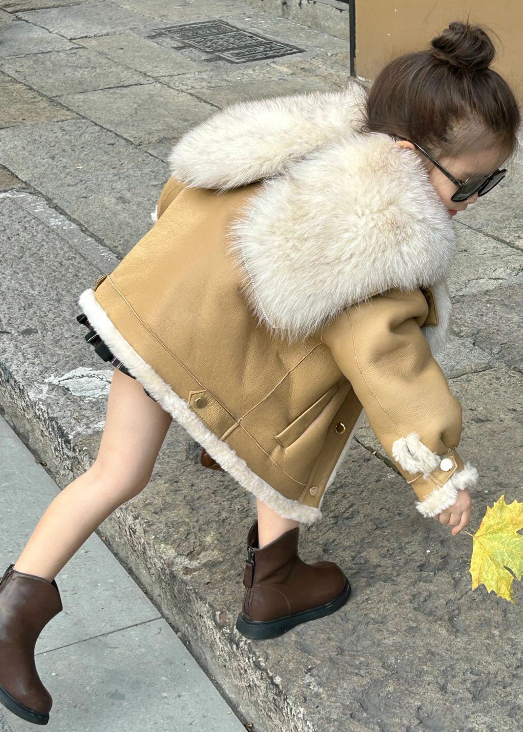 New Light Camel Fur Collar Patchwork Leather and Fur Coats Winter Tg019