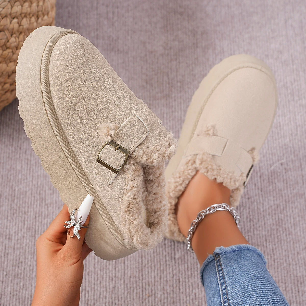 New Winter Boken Shoes Plush Retro Bean Shoes Cotton Flat Sole Slippers Platform Boots