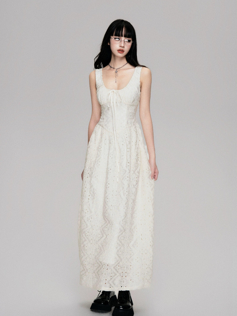 Enchanting Lace Maxi Dress: Romantic Full-length Gown