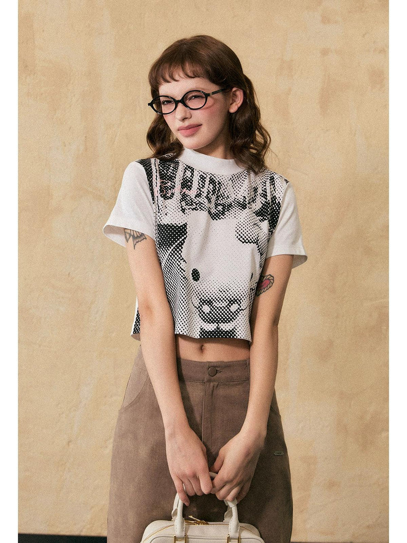 Ezek Artistic Halftone Print White Oversized T-shirt and Gray Pleated Mini Skirt Set - Urban