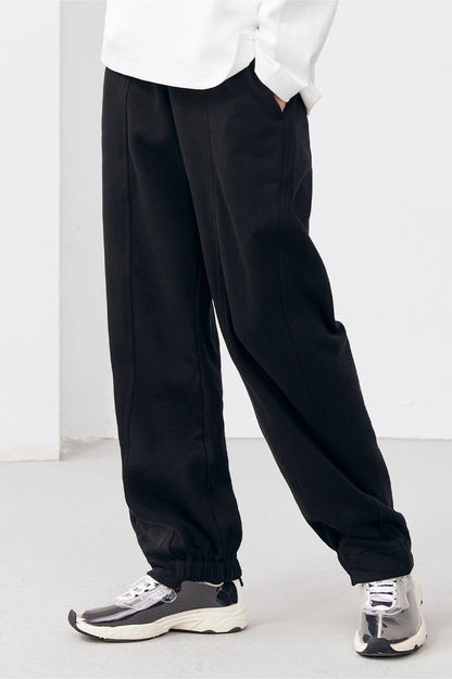 Relaxed Pin-tuck Sweatpants