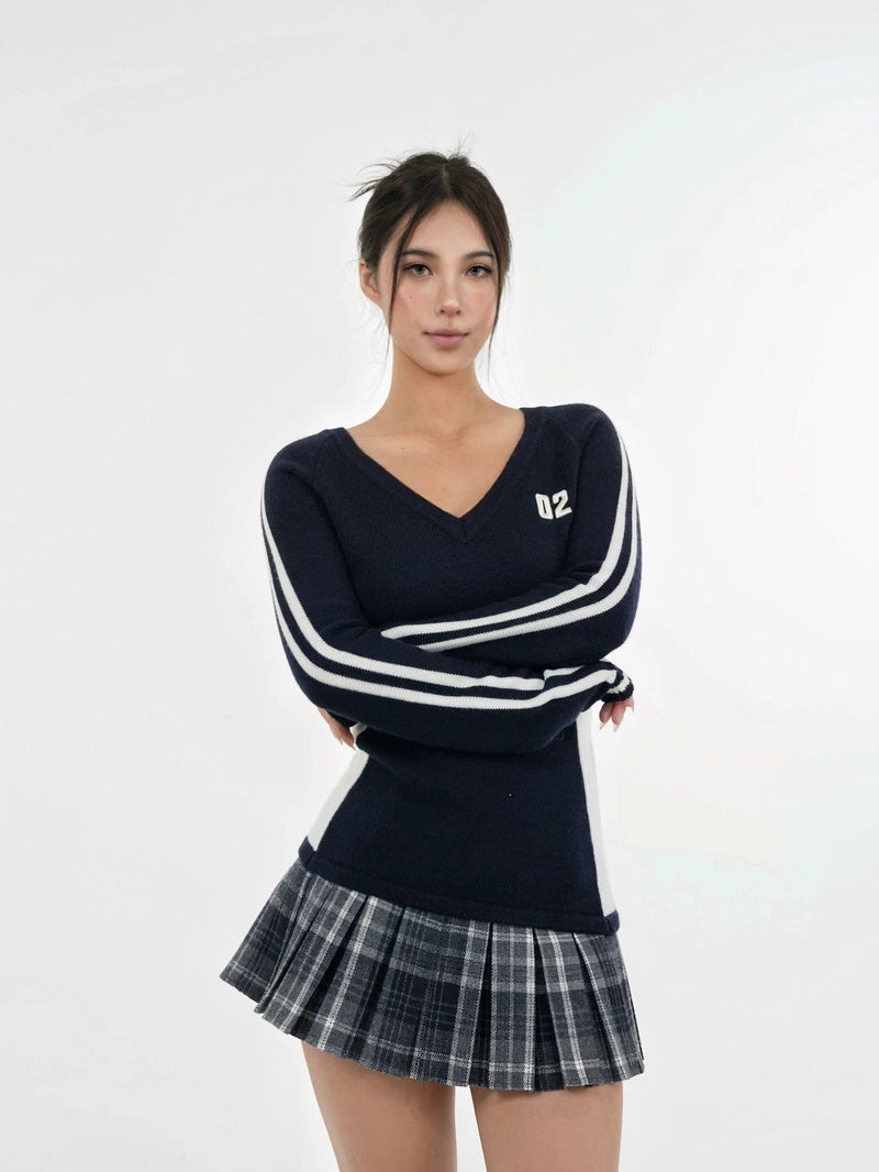 Lightweight V-neck Long-sleeve Sweater