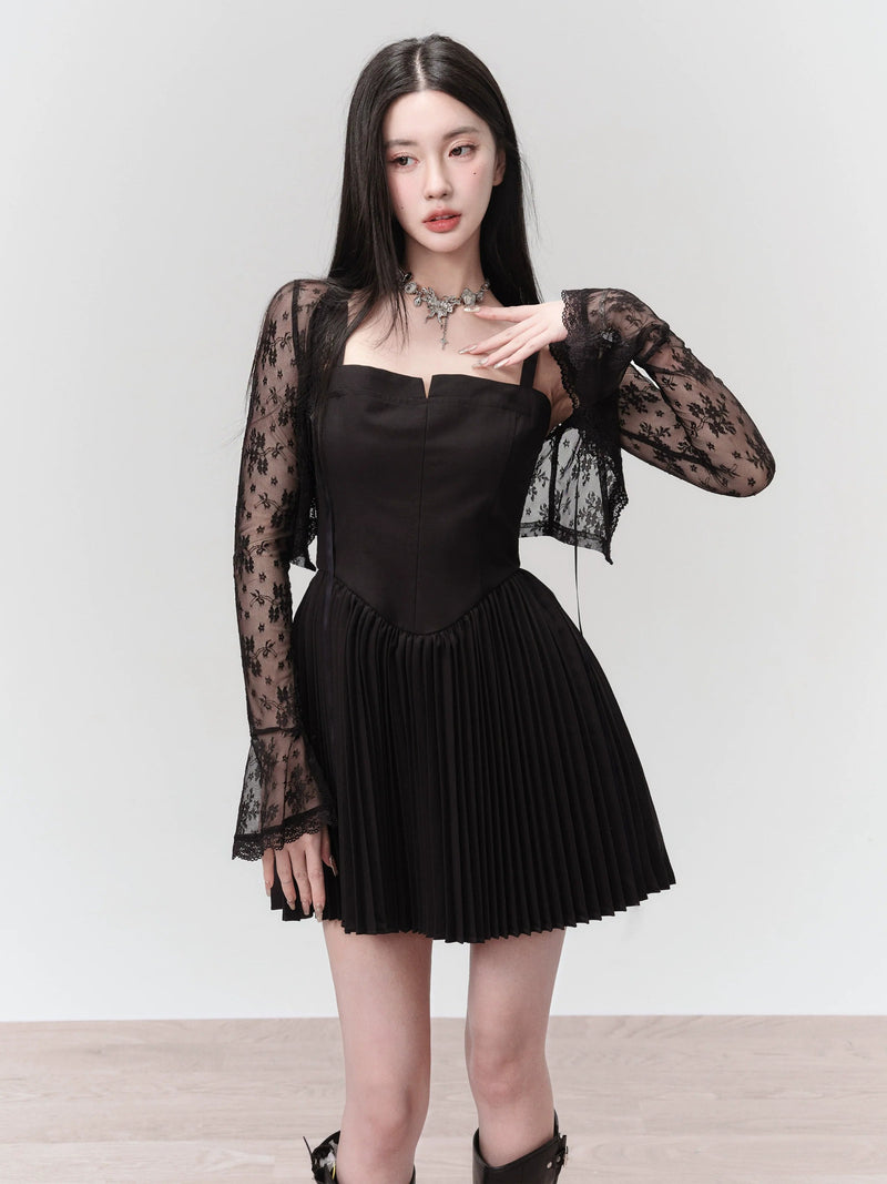 Romantic Lace Bolero With Bell Sleeves: Cropped Cardigan in White and Black
