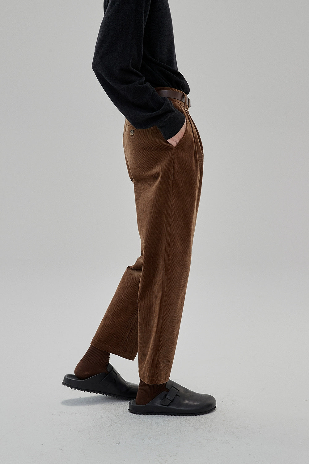 Wide Waist Tab Double-pleated Relaxed Cropped Pants