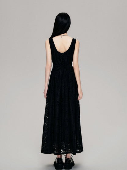 Enchanting Lace Maxi Dress: Romantic Full-length Gown
