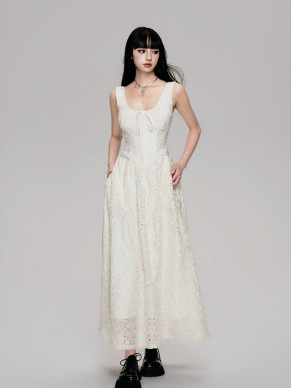 Enchanting Lace Maxi Dress: Romantic Full-length Gown