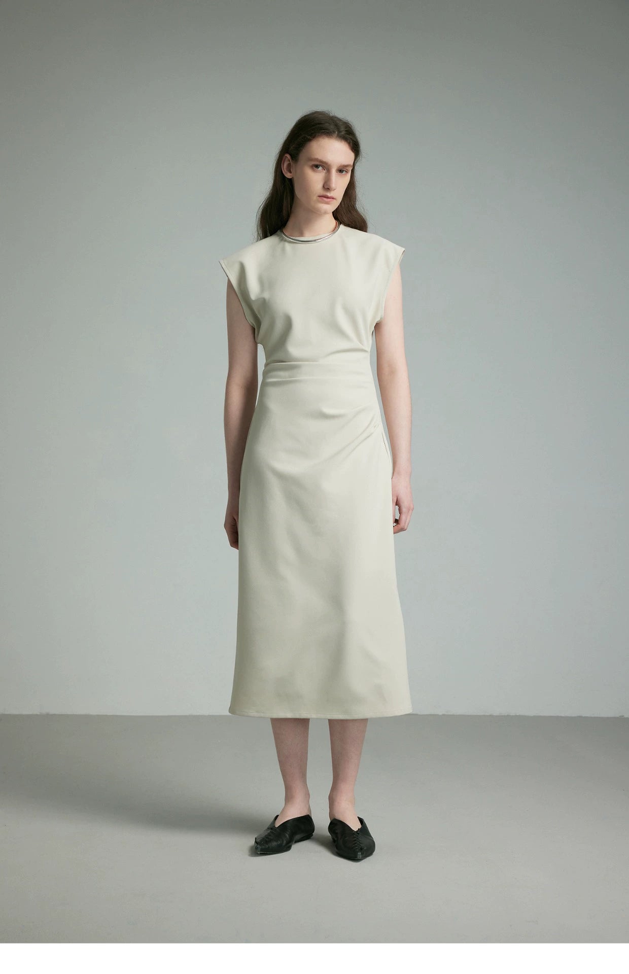 Round Neck Sleeveless Midi Dress