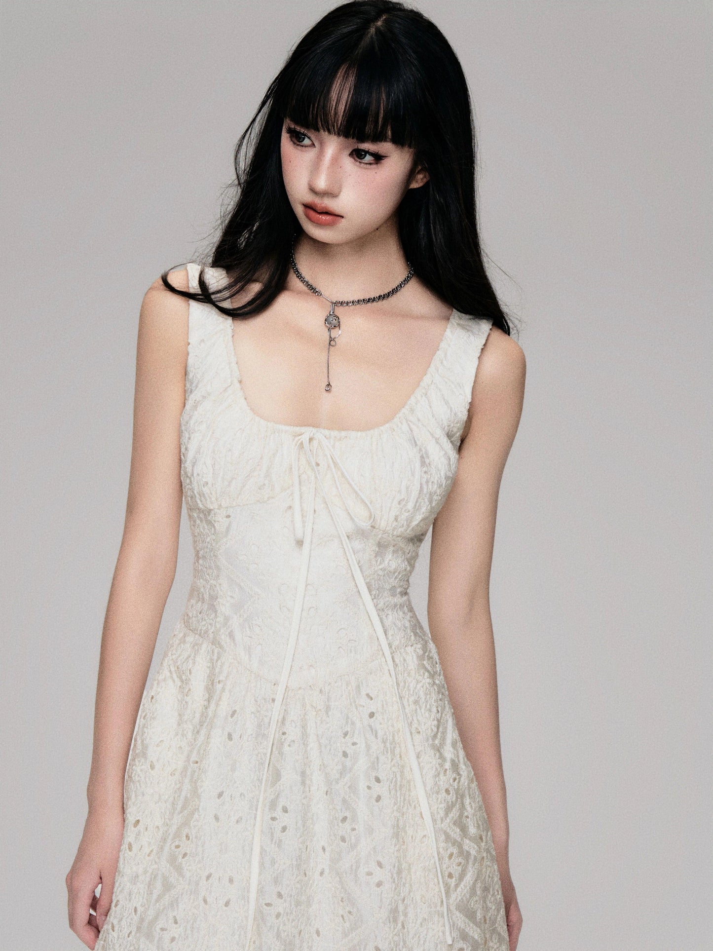 Enchanting Lace Maxi Dress: Romantic Full-length Gown