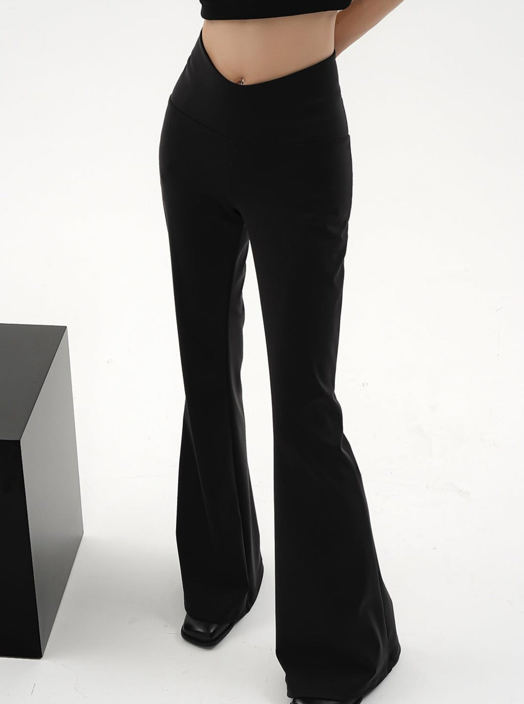 High-waisted Flared Yoga Pants - Black Stretchy Bell Bottom Leggings