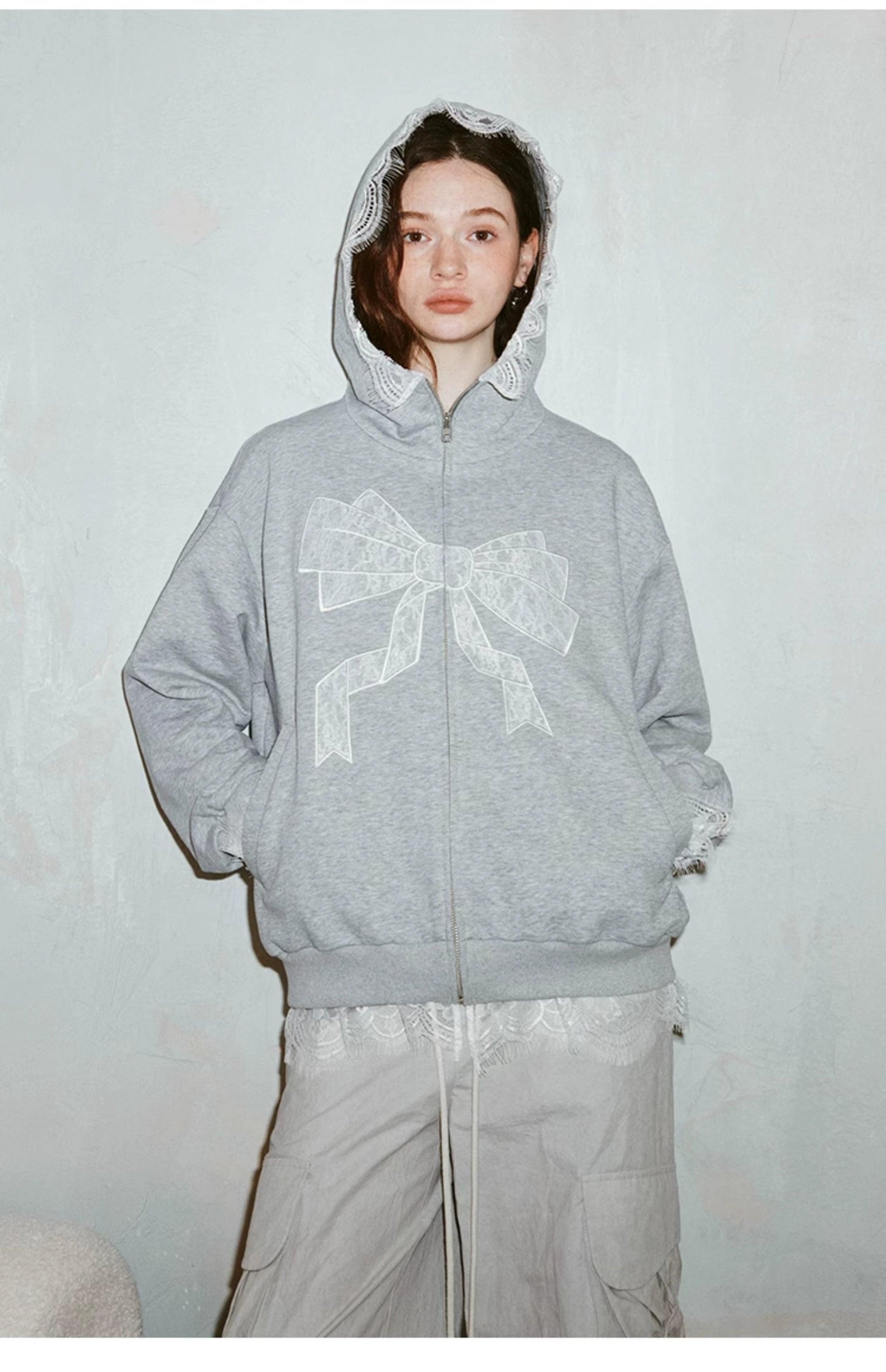 Diddi Moda Bow Print Hoodie - Gray Zip-up Sweatshirt With Lace Trim and Graphic Design