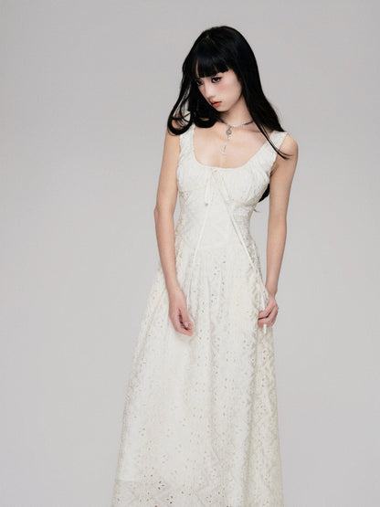 Enchanting Lace Maxi Dress: Romantic Full-length Gown
