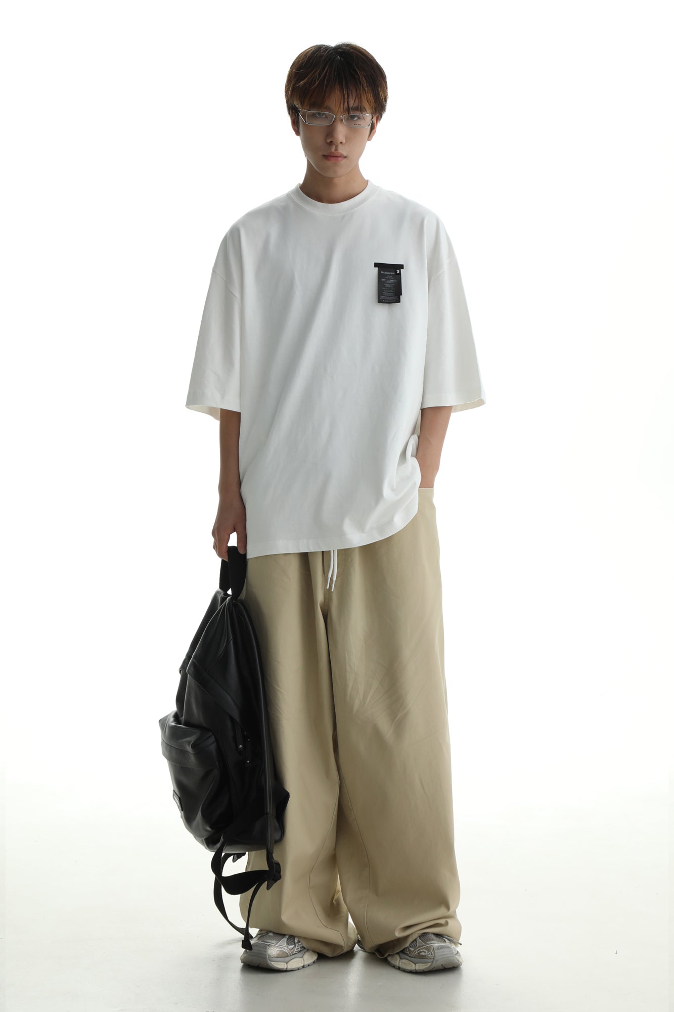 Regular & Cropped T-shirt With Washed Signs Graphic