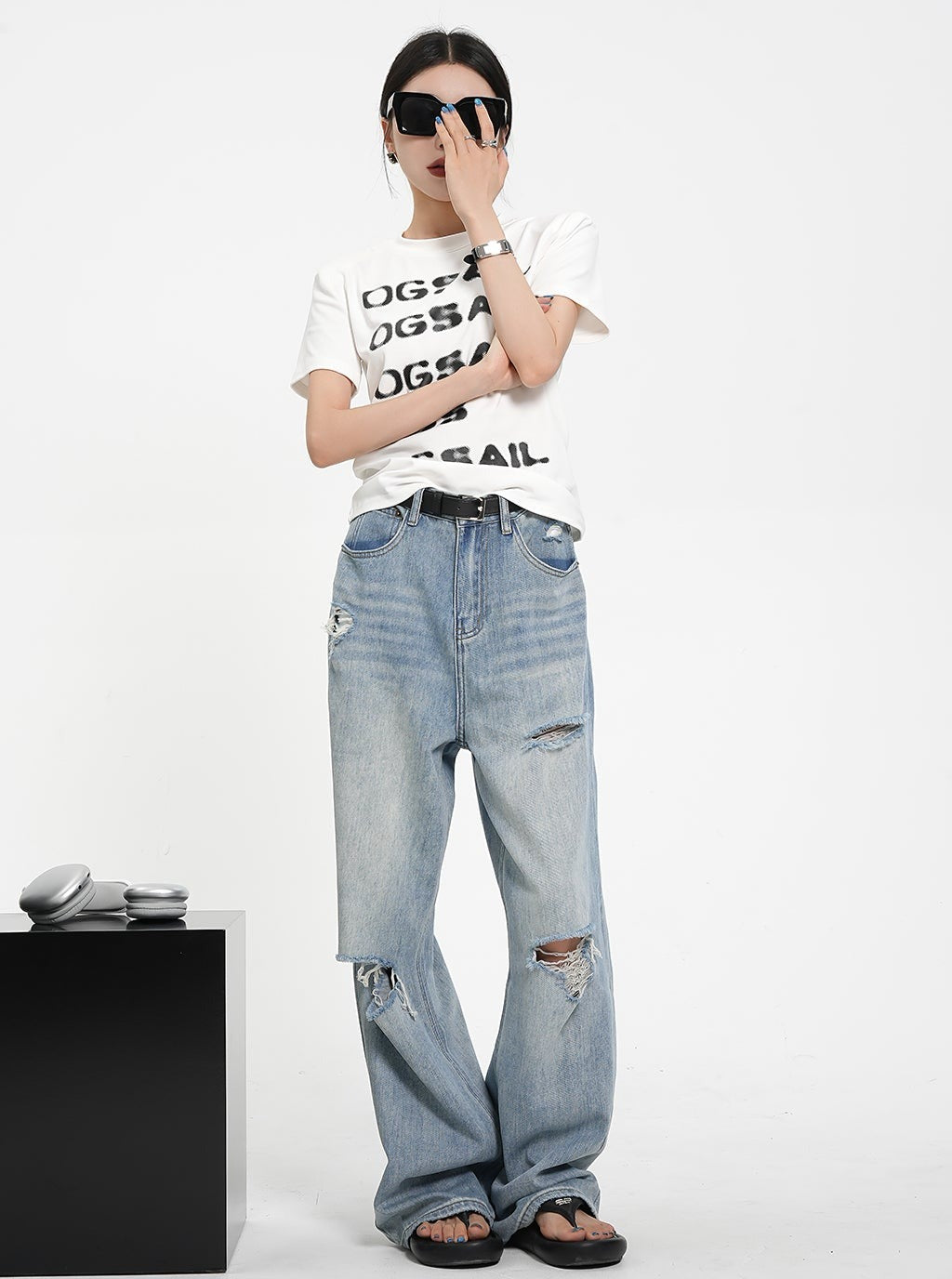 Graphic Logo Tee - Short Sleeve Crew Neck T-shirt