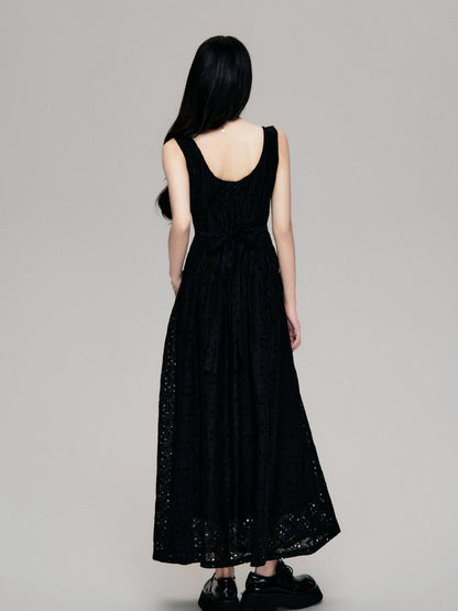 Enchanting Lace Maxi Dress: Romantic Full-length Gown