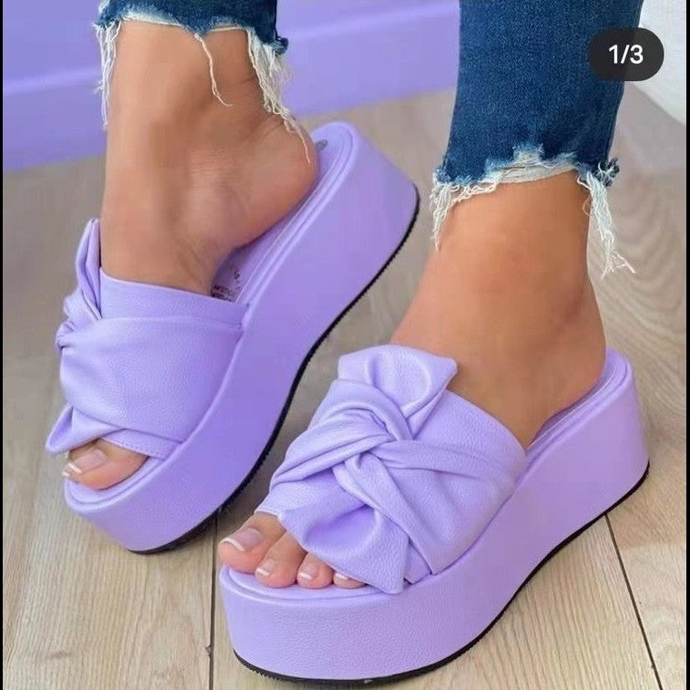 Graceful Orthopedic Sandals for Modern Look
