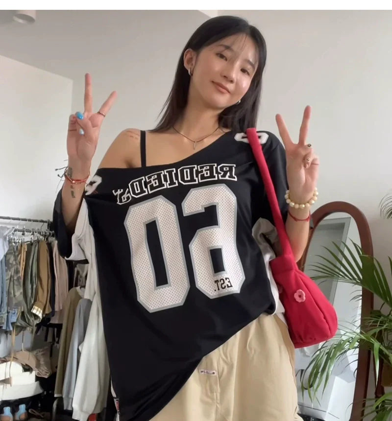 Jaidah Graphic Off-shoulder T-shirt