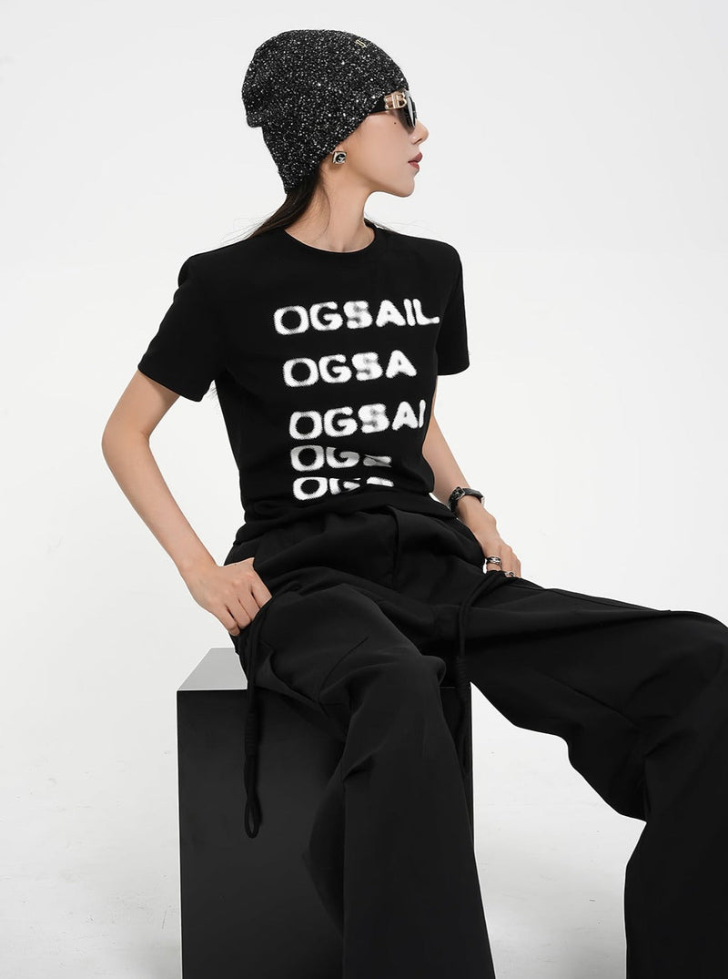 Graphic Logo Tee - Short Sleeve Crew Neck T-shirt