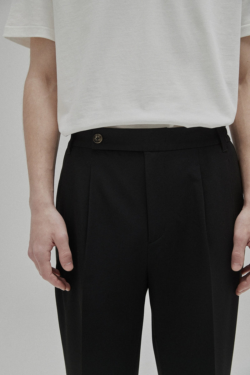 Tapered Comfort Cropped Pants