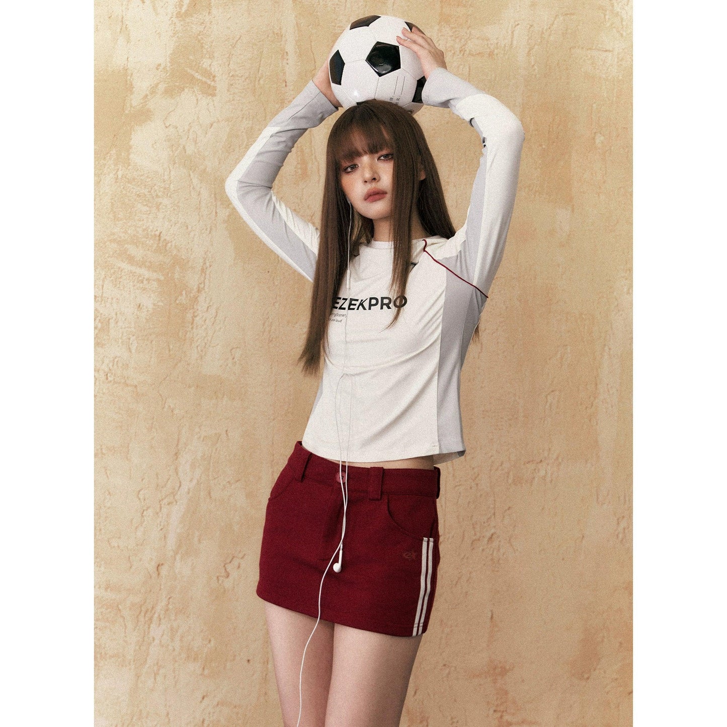 Ezek Long Sleeve Crop Top - Athletic Colorblock T-shirt With Logo Print and Ringer Neckline