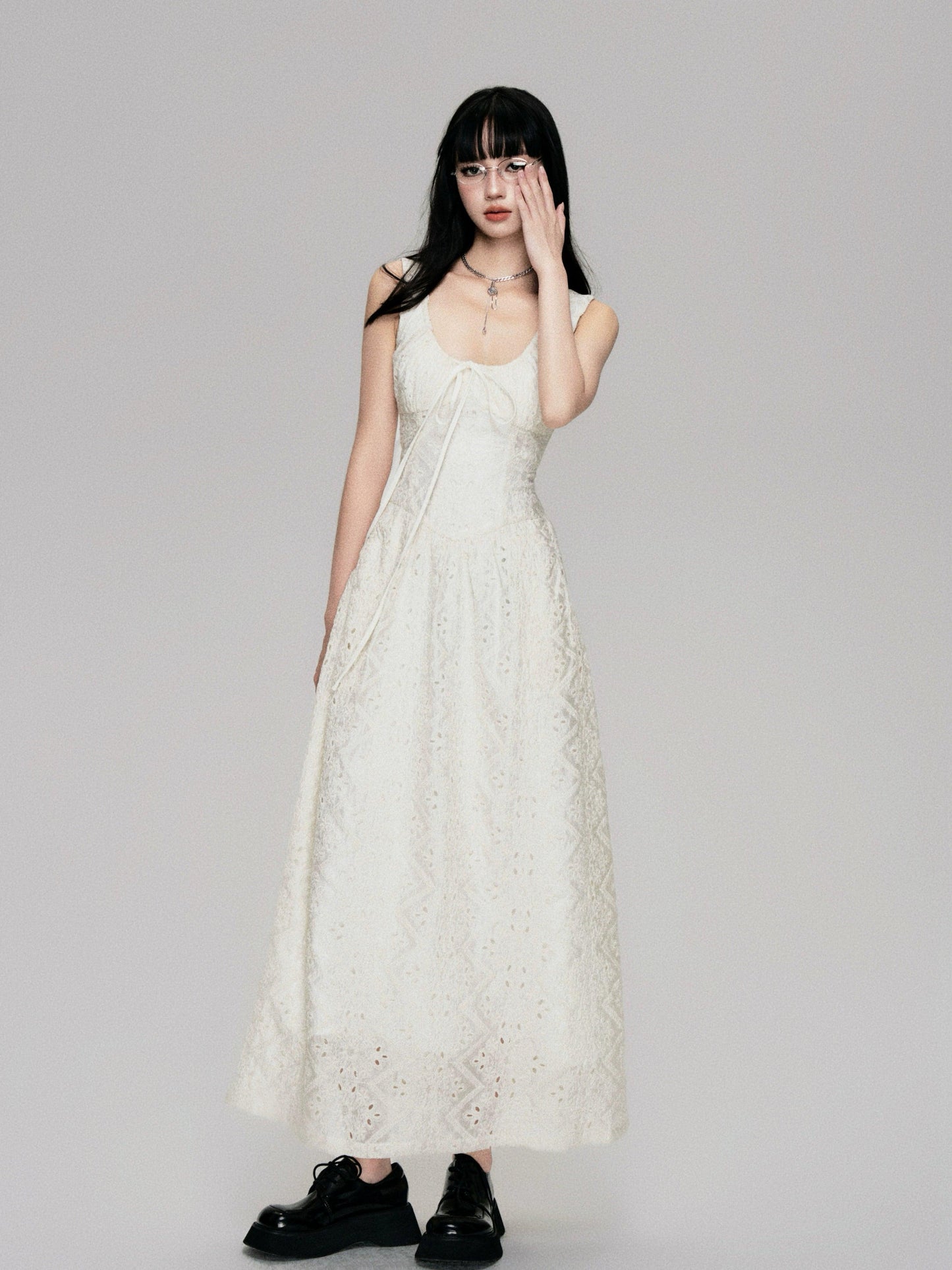 Enchanting Lace Maxi Dress: Romantic Full-length Gown