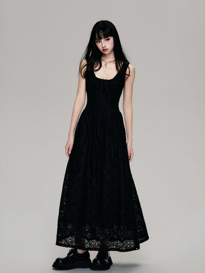 Enchanting Lace Maxi Dress: Romantic Full-length Gown