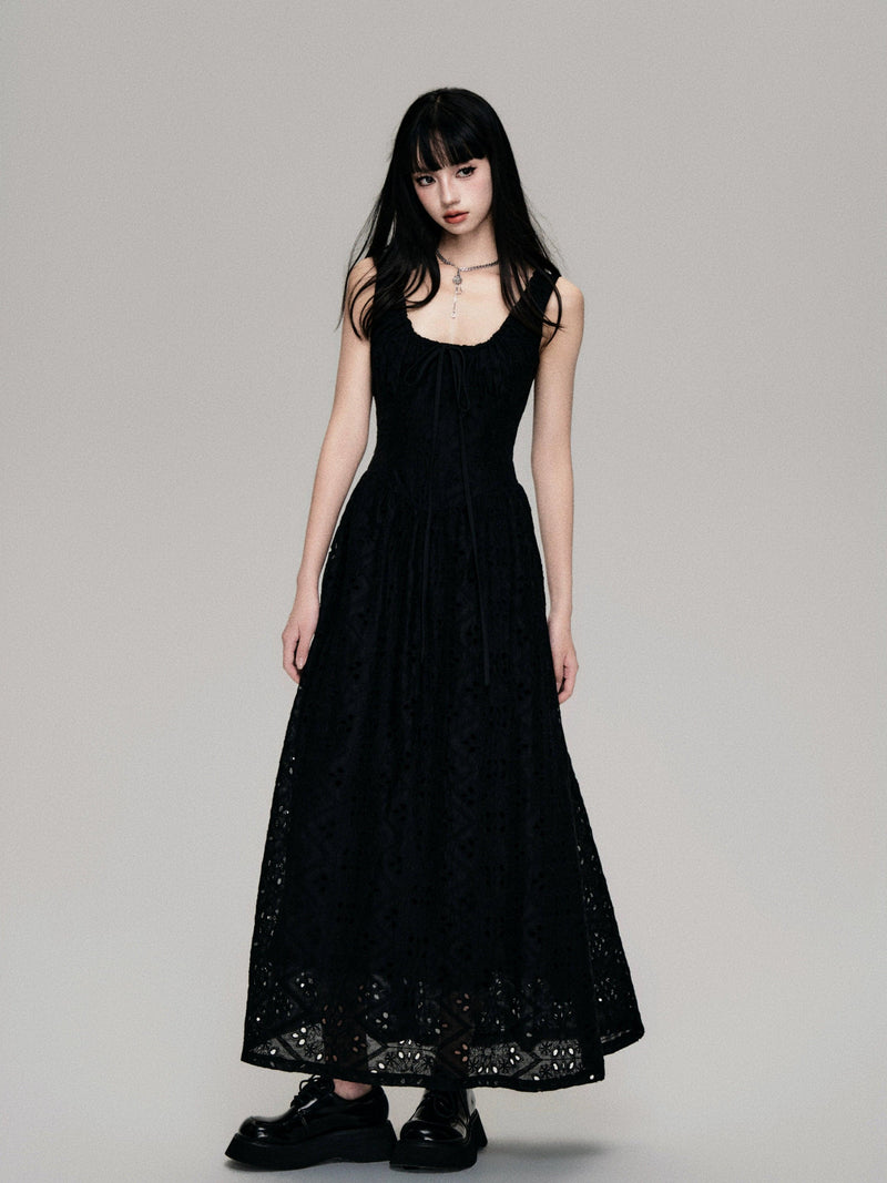 Enchanting Lace Maxi Dress: Romantic Full-length Gown