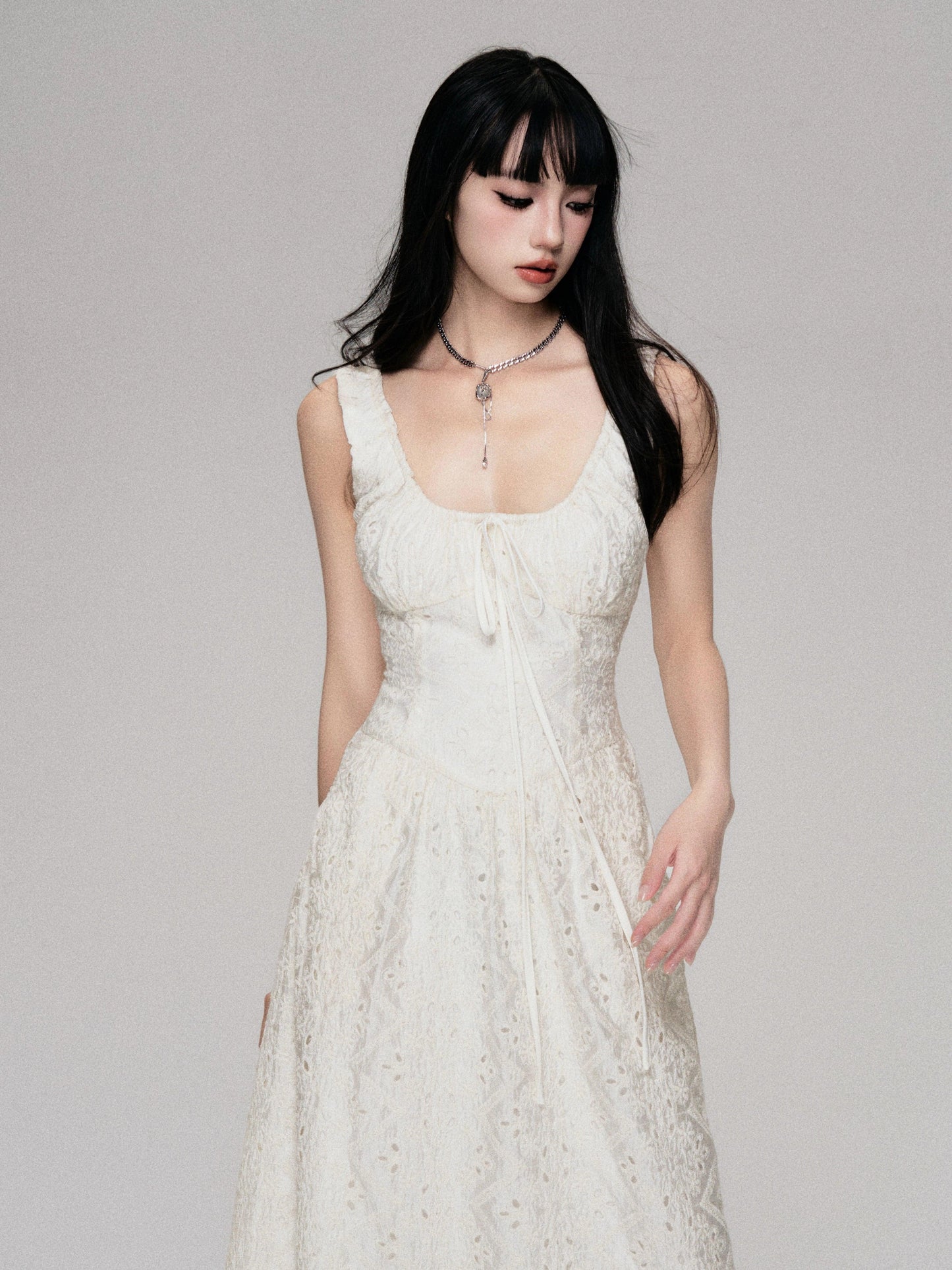 Enchanting Lace Maxi Dress: Romantic Full-length Gown