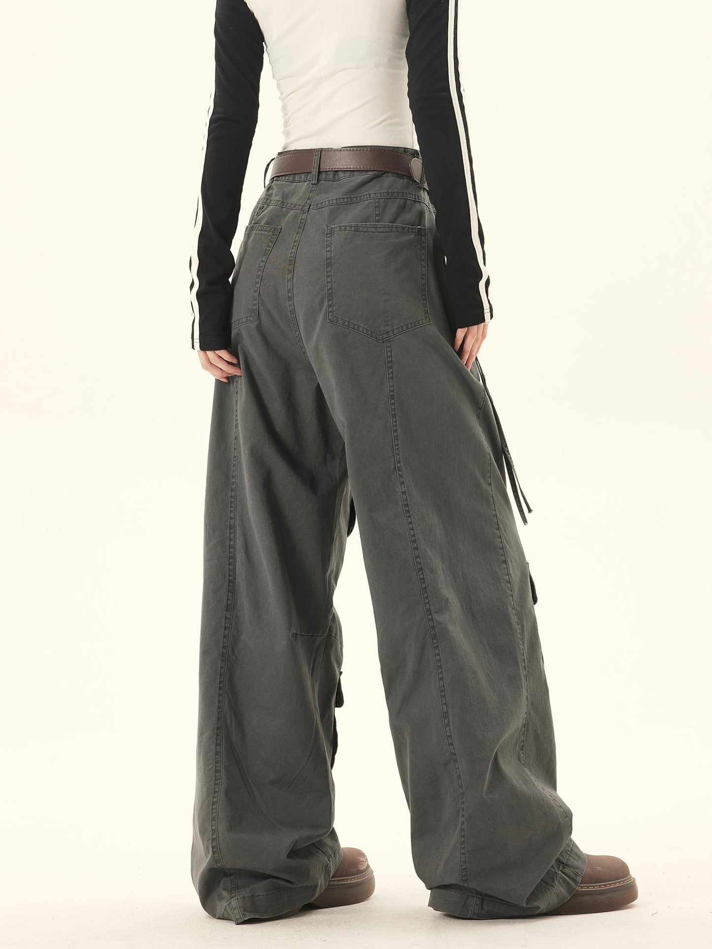 Multi-utility Pocket Wide-leg Cargo Pants