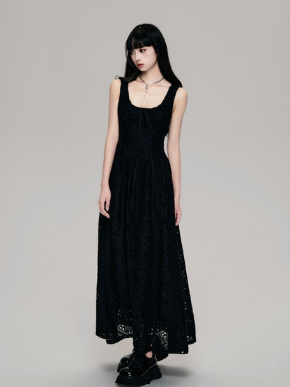 Enchanting Lace Maxi Dress: Romantic Full-length Gown