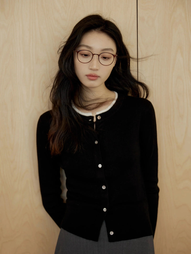Button-up Cardigan Sweater With White Inner Layer