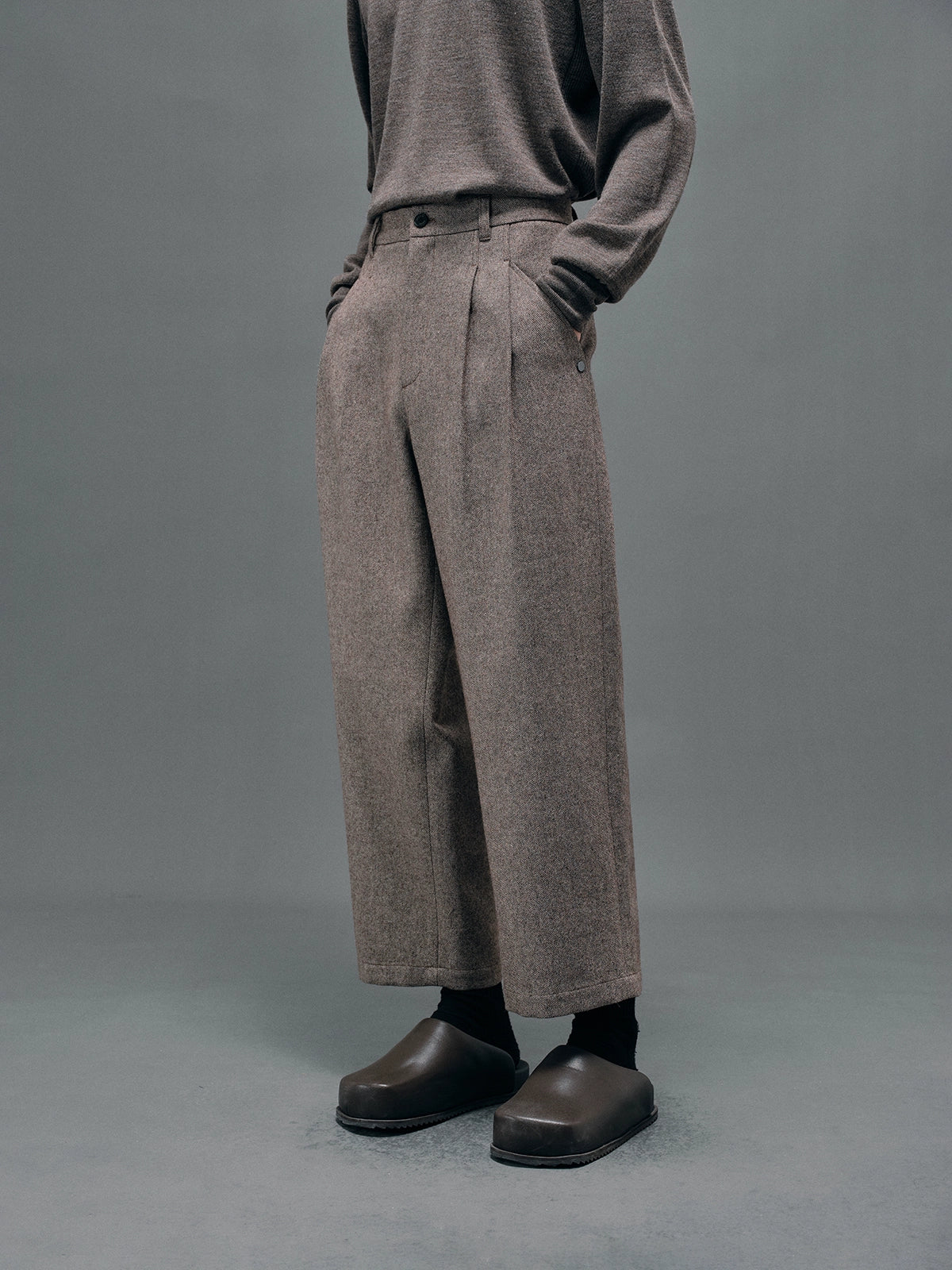 Double-pleated Semi-elastic Waist Cropped Pants