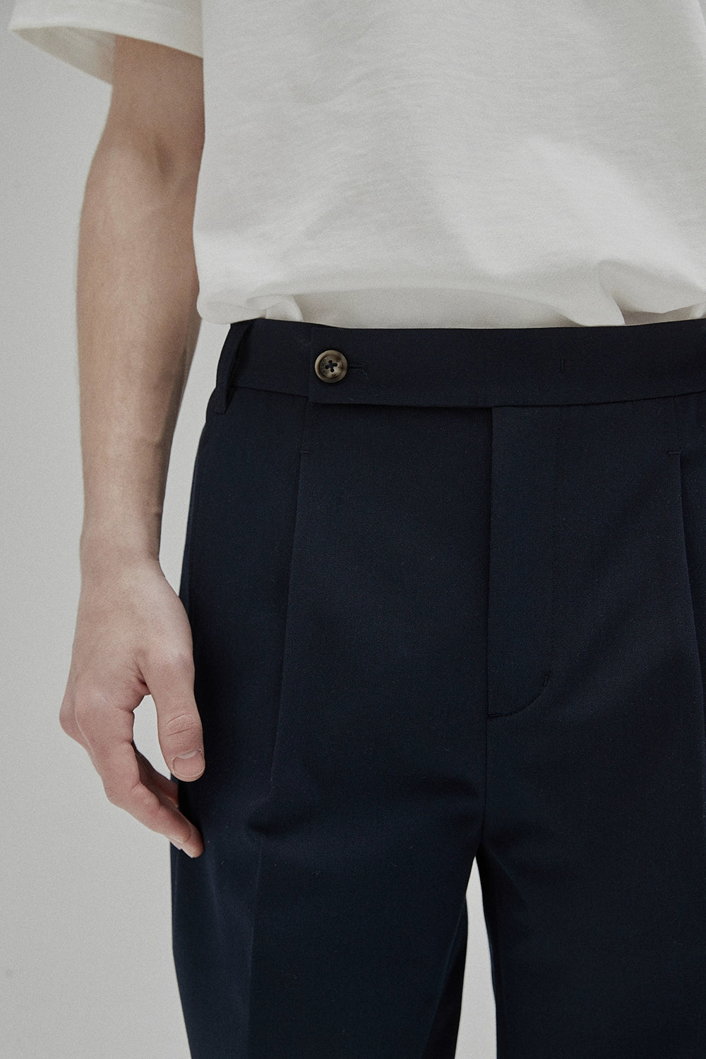 Tapered Comfort Cropped Pants