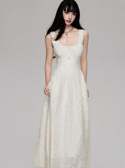 Enchanting Lace Maxi Dress: Romantic Full-length Gown