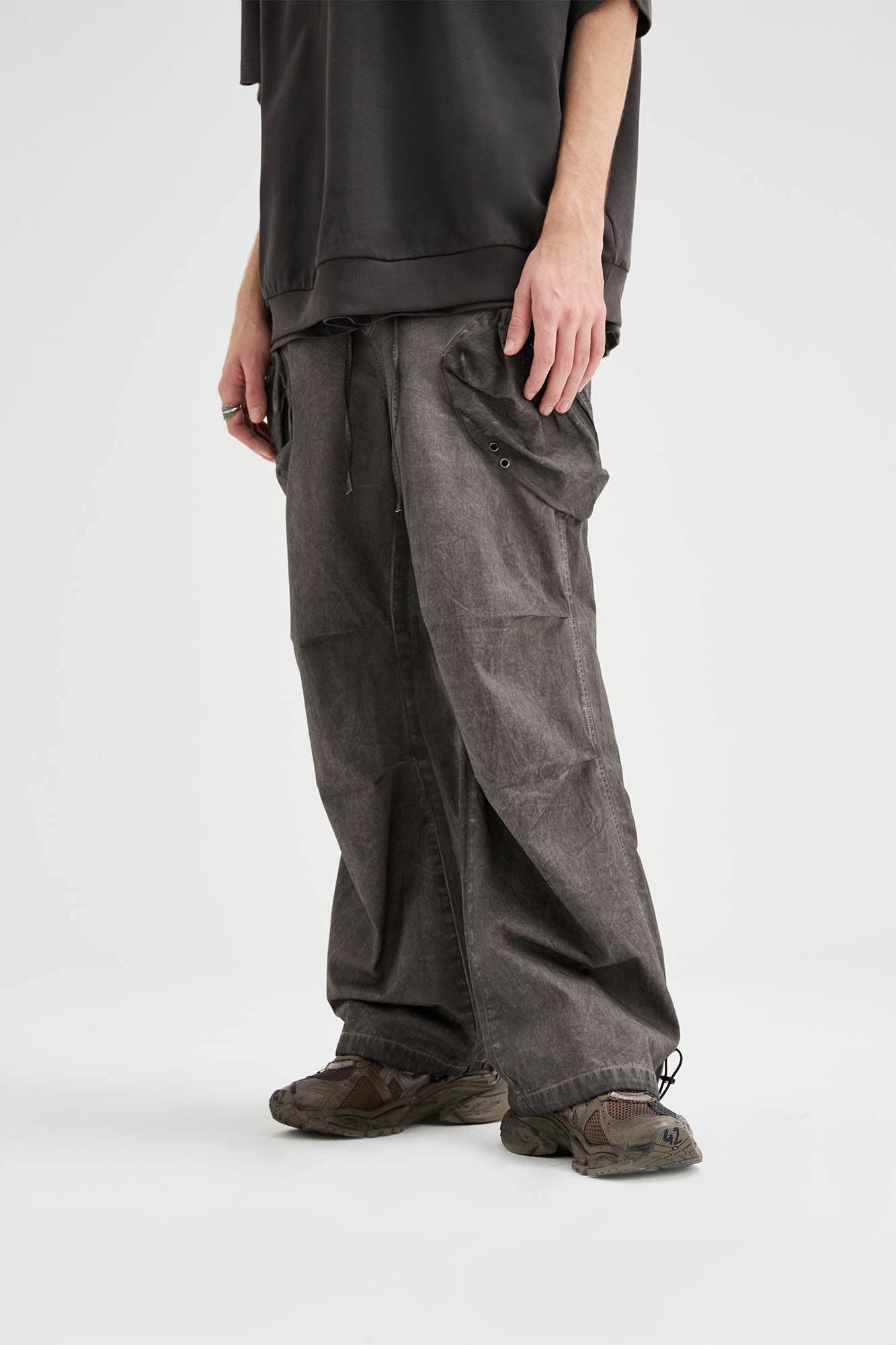 Multi-pocket Crinkled Drawstring Cargo Pants